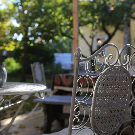 Marta 8 - House & Garden Guest house