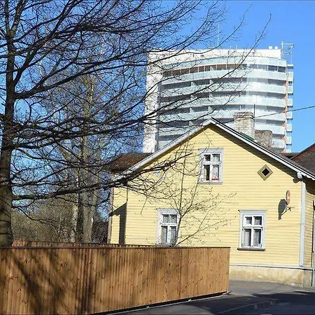 Marta 8 - House & Garden Külalistemaja