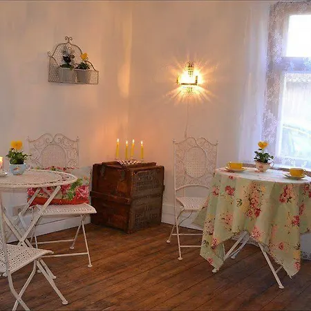 Marta 8 - House & Garden 2*