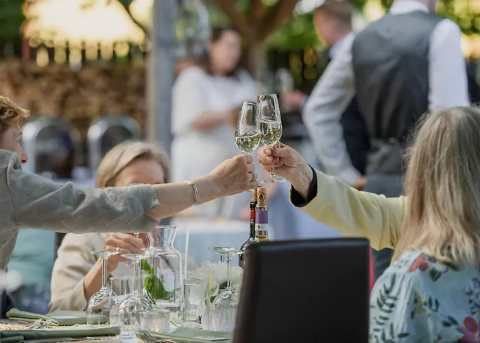 Marta 8 - House & Garden 게스트하우스 2*