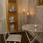 Marta 8 - House & Garden 2* Talin