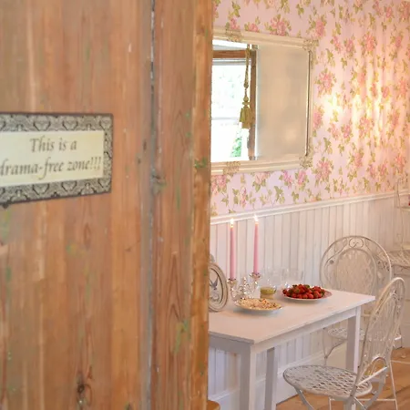 Marta 8 - House & Garden ゲストハウス