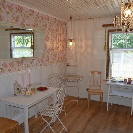 ゲストハウス Marta 8 - House & Garden タリン